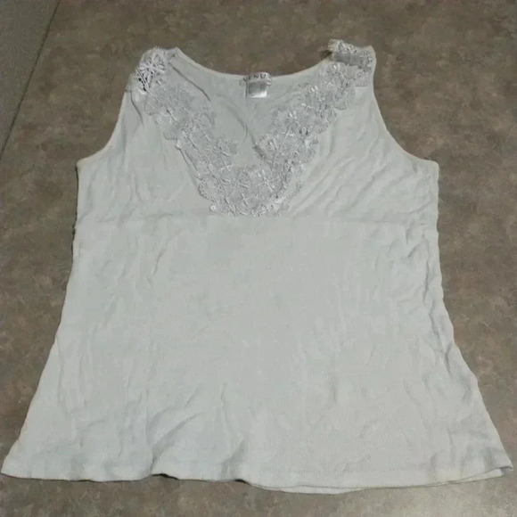 Venus Size Large White ribbed tank with lace on the v-neck line lightweight - Picture 1 of 8